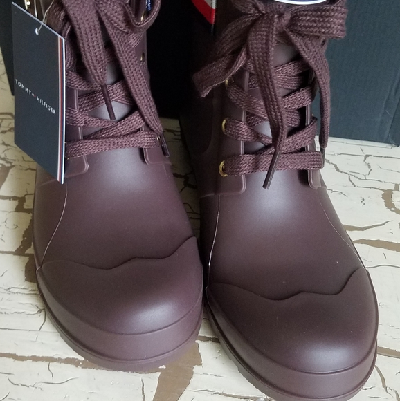 NEW Tommy Hilfiger 6 Waterproof Boot Red Trineti - Picture 4 of 13